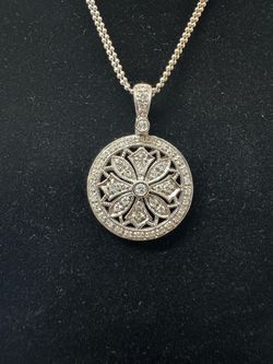 14K Gold Diamond Pendant Vintage Style Luxury Jewelry Sophisticated Design Fine Craftsmanship