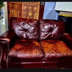 🩷FREE PICKUP Genuine Leather Couch No Tear Or Rips🩷