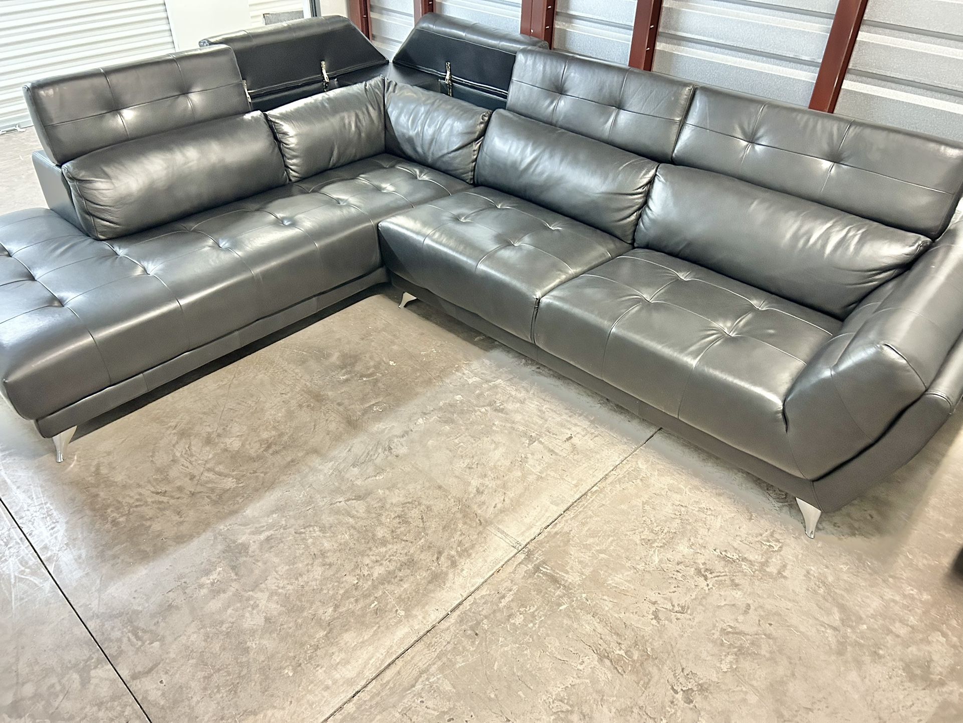 Like New Large Leather Sectional Couch 6 Months Old 