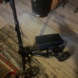 Knee Scoot Scoot