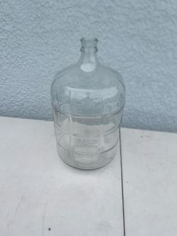 Vintage 5 Gallon Carboy Glass Water Jug Bottle Checkered Embossed Made In Italy.  Used in good condition with some cosmetic minor blemishes. These ble