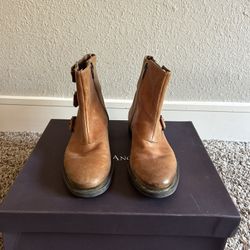 Woman’s brown Enzo Angelina boots size 