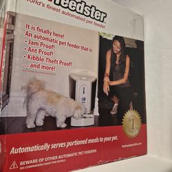 Pet Feedster New In Box