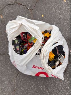 30++ bag of hot wheels