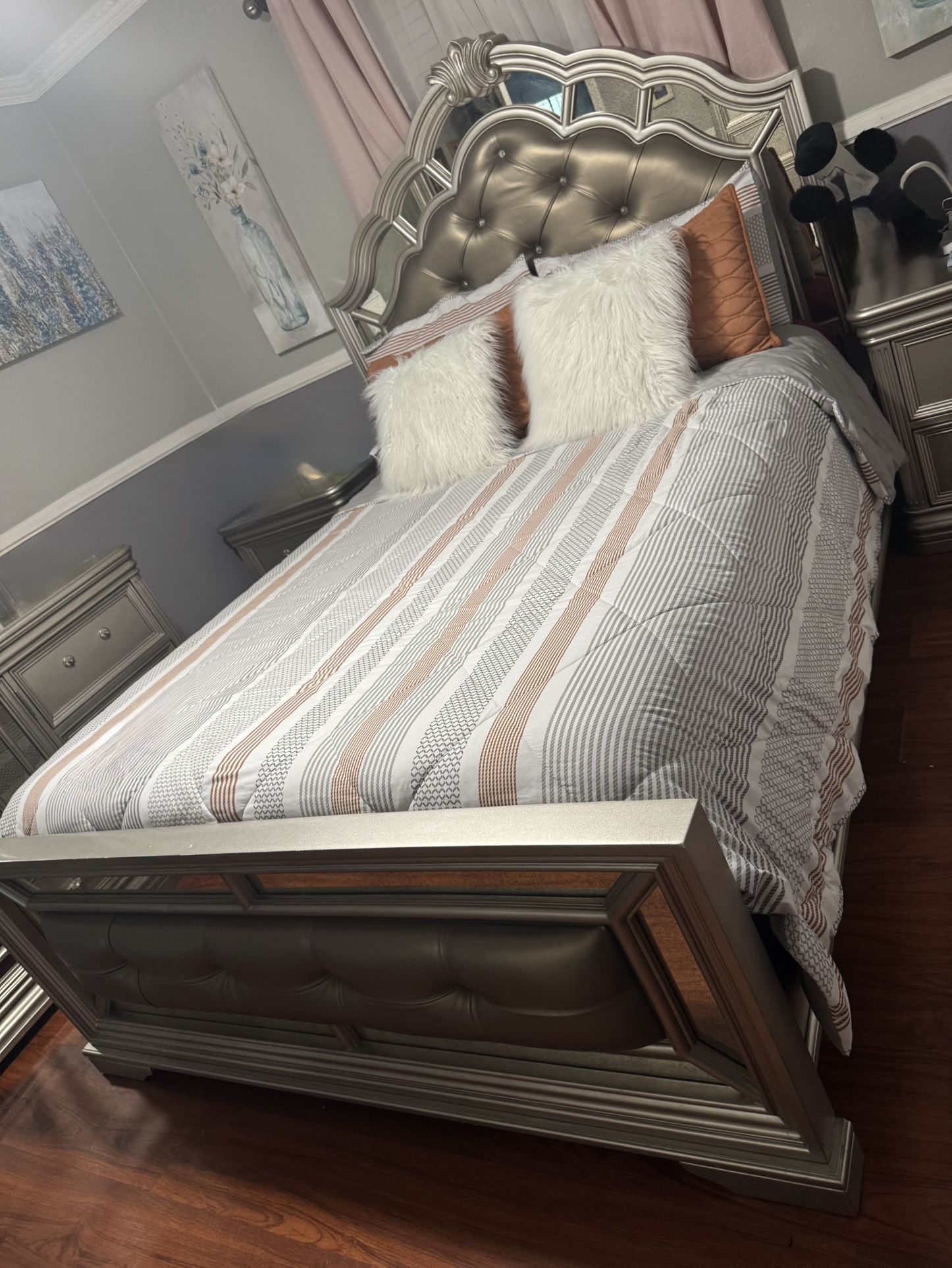 Queen Bedroom Set