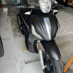 2016 PIAGGIO BV 350