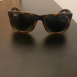 Ray Ban Sun Glasses With Case 