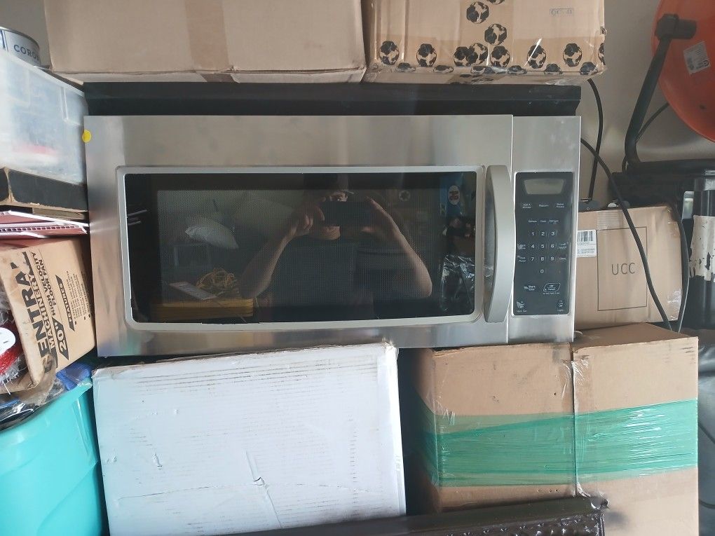 Large Microwave Oven With Vent