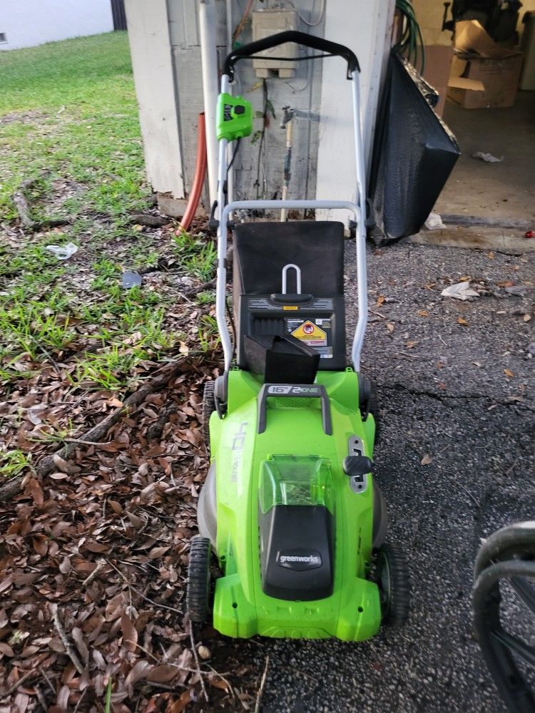 Greenworks Electrical Lawn Mower With Battery And Charger