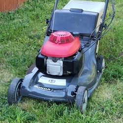 Honda Self Propelled Lawn Mower!