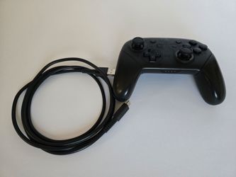 (LIKE NEW) Nintendo Switch Pro Controller with USB cable