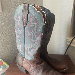 Used womens cowboy hot sale boots size 8
