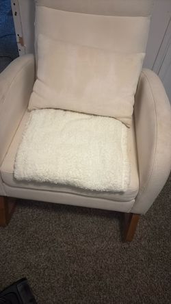 (Send offers plz ) delta Rocking chair