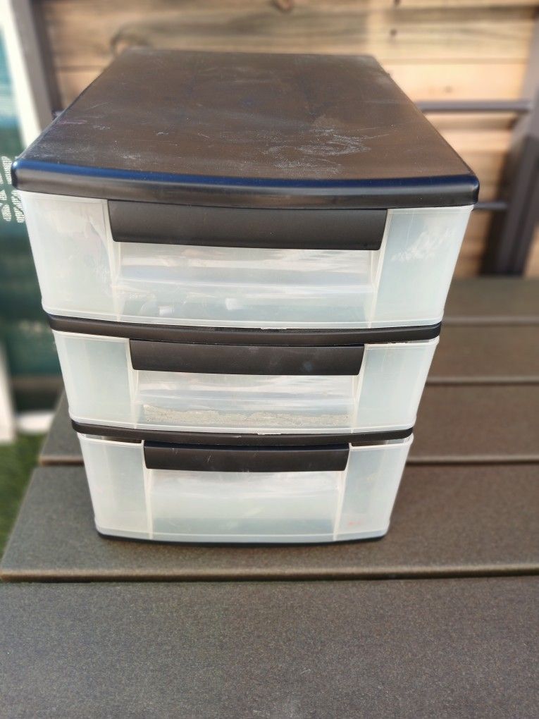 2 Plastic Storage Containers ( Only Selling Together Both For $10)