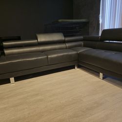 Black Modern Leather Sectional Sofa *BRAND NEW*