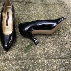 Designer Shoes Black Patent Size 5