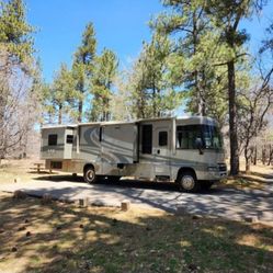 2006 Winnebago Adventurer 35ft Class A 
