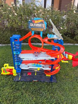 Hot Wheels Ultimate Garage Playset