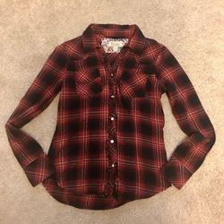 Women’s/Jr. Button up Plaid flannel Shirt