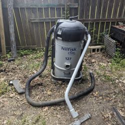 Nilfisk Cfm 127 Industrial Shop Vac