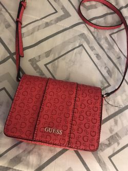 New guess purse $25