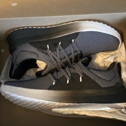 Lite Racer Adapt 5. ( Adidas) 11 Men 