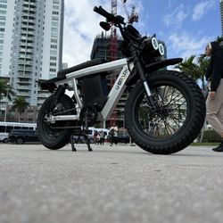 Electric Bike 72V 4kw ( Also Moped)