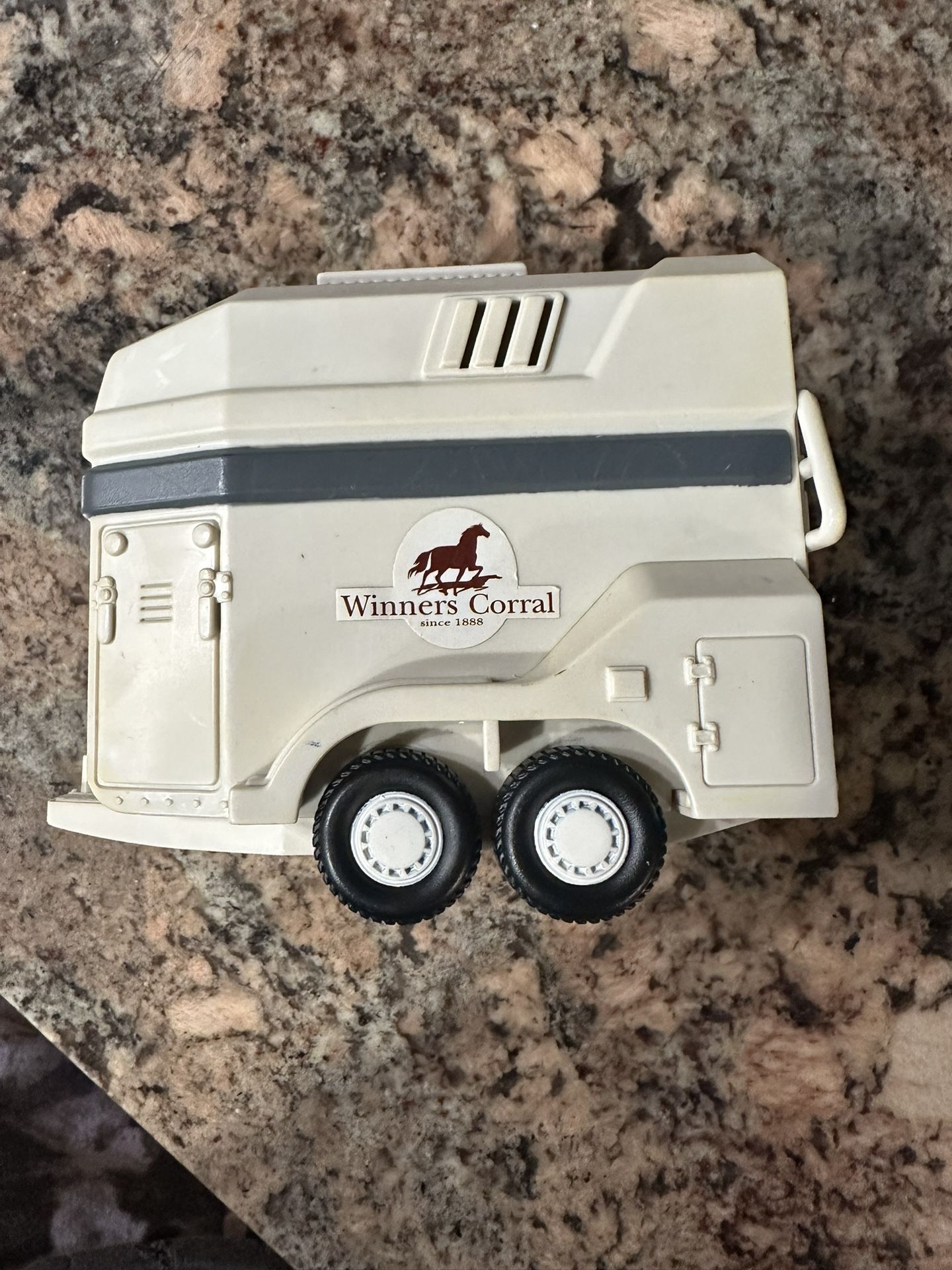 Winners Corral Horse Trailer, One Horse