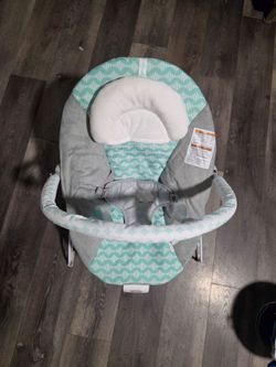 Vibrating bouncer