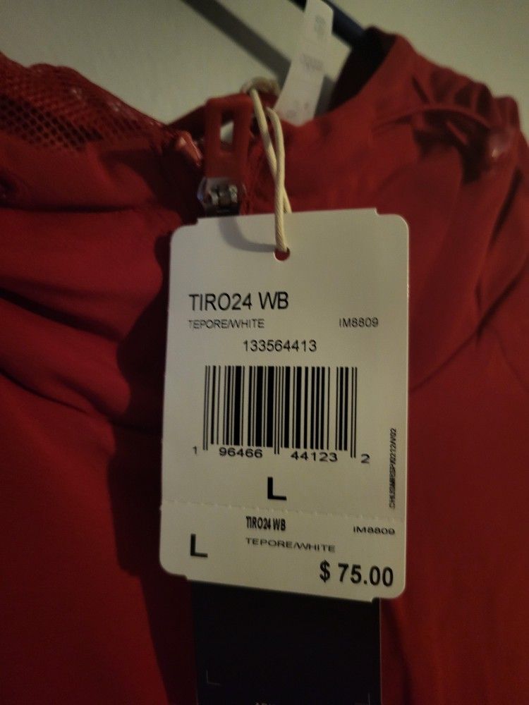Tiro 24 Windbreaker