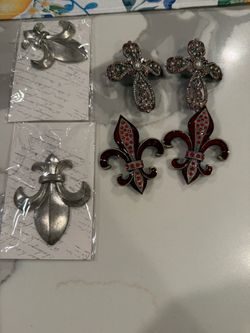 Fleur-de-Lis and Cross Brooch Pin Set