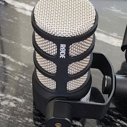 Rode POD mic with cable and arm