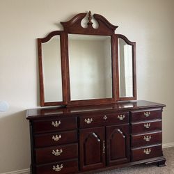 Dresser With Tri Fold Mirror FREE PICK UP ONLY 