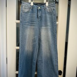 Women’s Wide-Leg Jeans – Size Medium