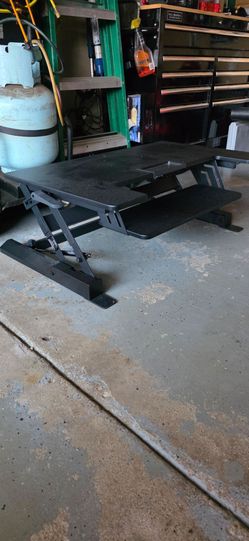 Standing desk