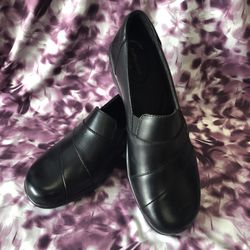 Clarks Slip-On Loafer - Size 7
