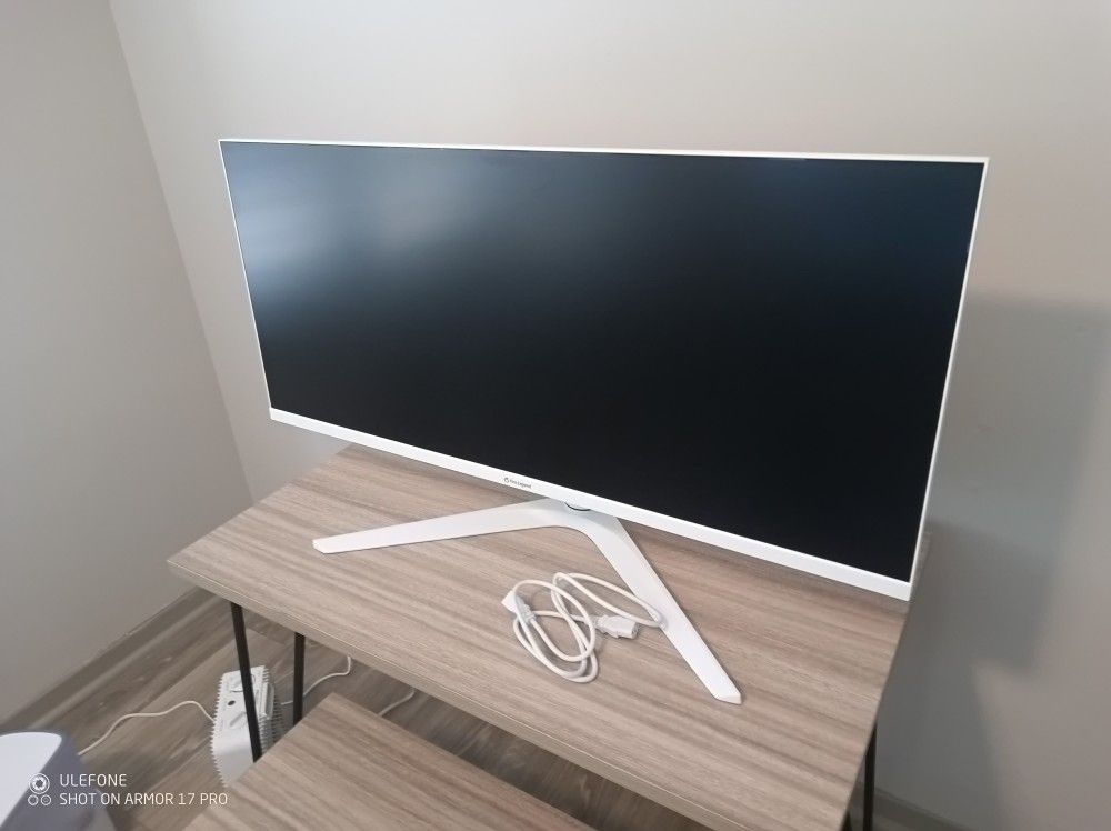 40 Inch Ultra wide Monitor. 3440x1440 Still Under Warranty