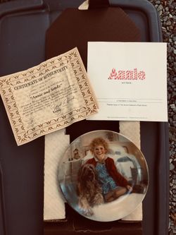 Annie and Sandy Collectors Plate