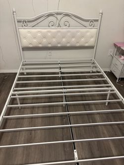 Full/queen bed frame