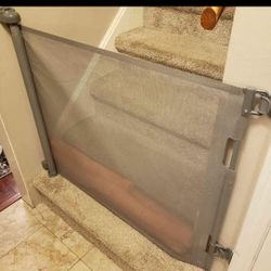 Retractable Gate Like New.  