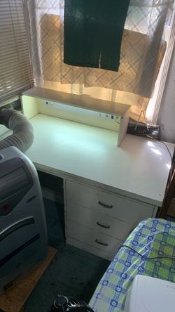 White office/room table w/ mount light