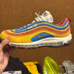 11 Pairs Of Nike And One adidas - Air max Size 11