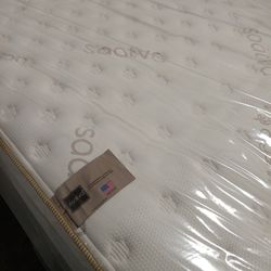 💤🛌🏾💤💤💤 $599  cali king size available$599💤🛌🏾💤💤💤