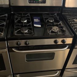GE 4 Burner Stove With Oven 