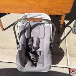 Nuna pipa car seat