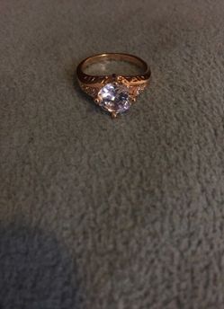 18k yellow gold filled white topaz size 8