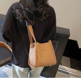 Fashionable women's bag purse