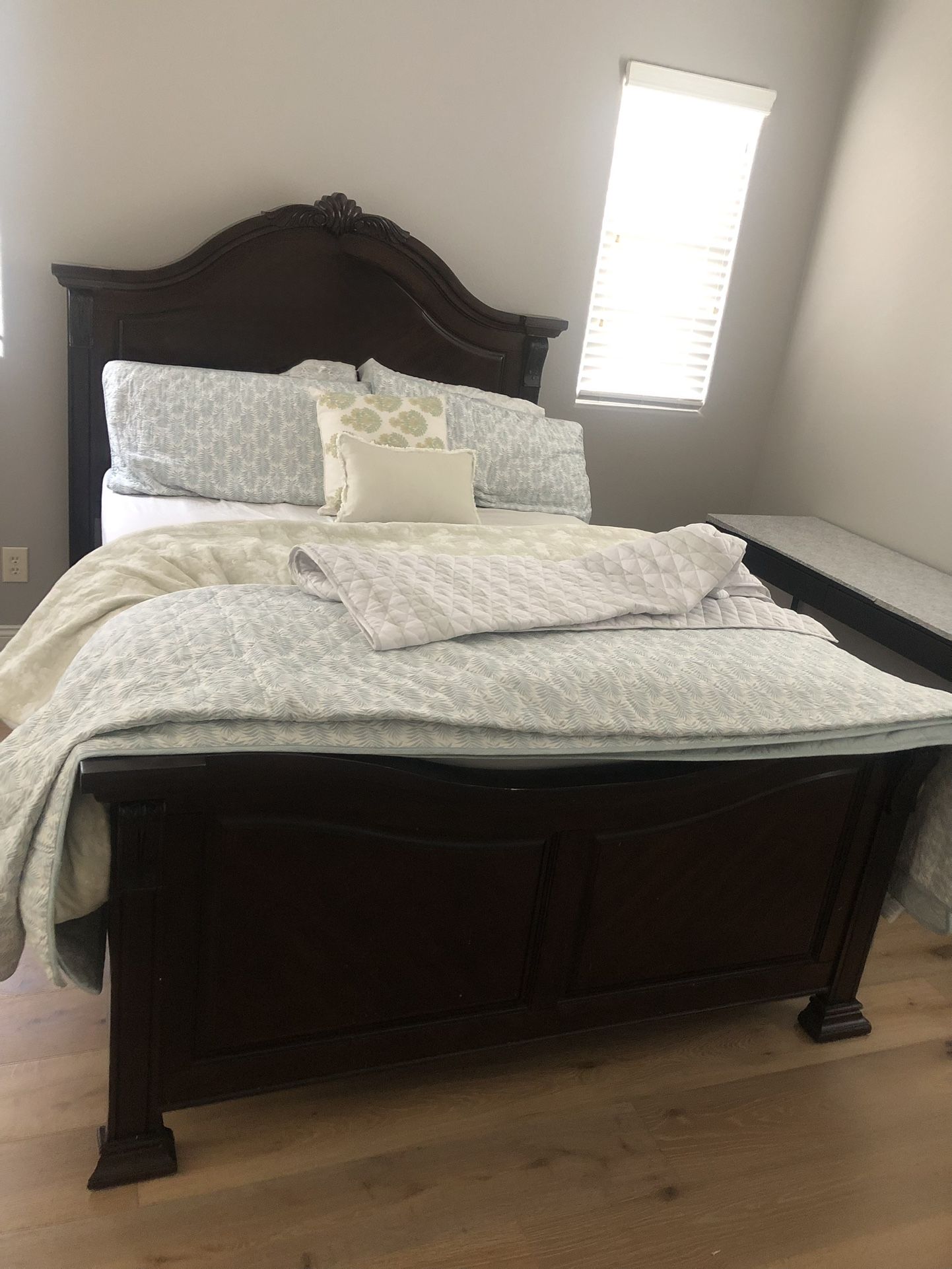Bed Frame with Mattress And Box Springs