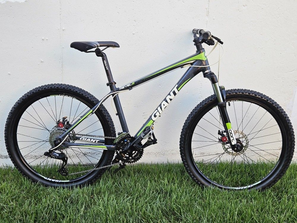 Ready To Ride - Giant Revel 0 - Small Frame (Fits Riders 5'4" -5'9" Tall)