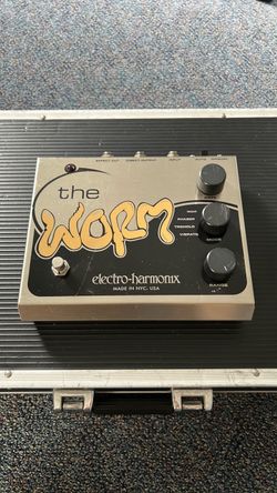 Electro-Harmonix The Worm Guitar Effects Pedal